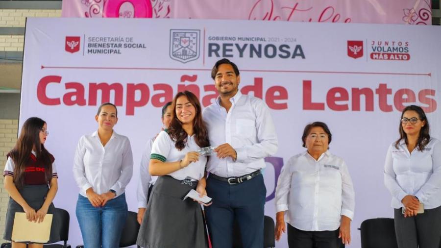 Apoya Gobierno de Reynosa con lentes ópticos a estudiantes