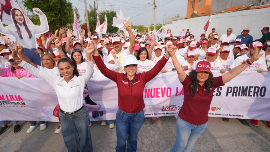 Recorren candidatas Carmen Lilia Canturosas y Olga Sosa la Colonia Solidaridad