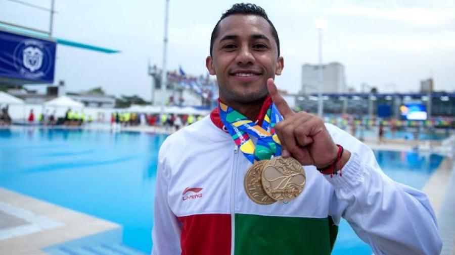 Clavadista Jahir Ocampo rifa su auto para asistir a torneo en Japón.