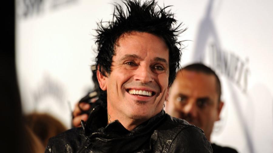 Tommy Lee es agredido por su hijo