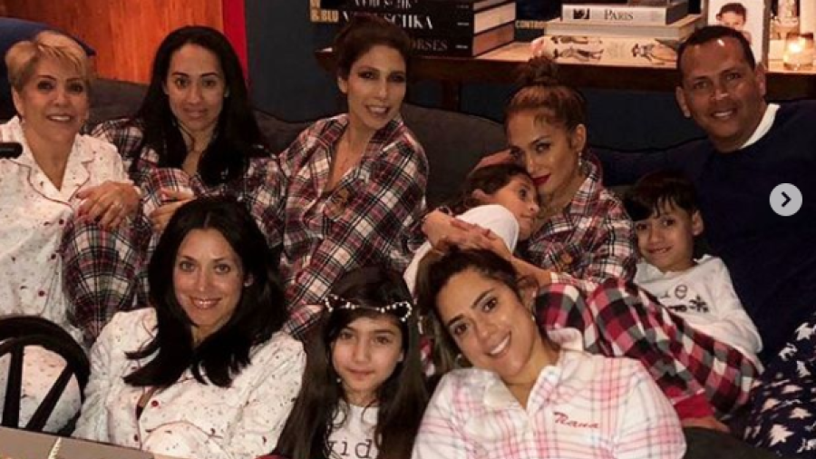 J.Lo y Alex Rodríguez celebran su primera Navidad juntos