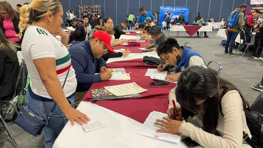 Realizan primer feria del empleo en Reynosa