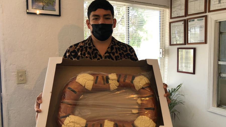 Inician venta de Roscas de Reyes para ayudar a personas con adicciones