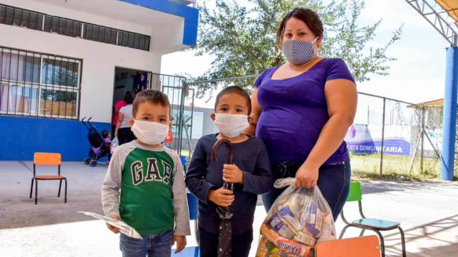 DIF Reynosa entrega útiles escolares a menores de CAIC Almendros