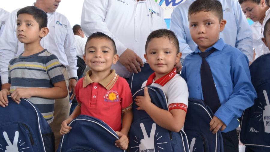 Activa Gobierno de Tamaulipas lectura e internet en La Joya