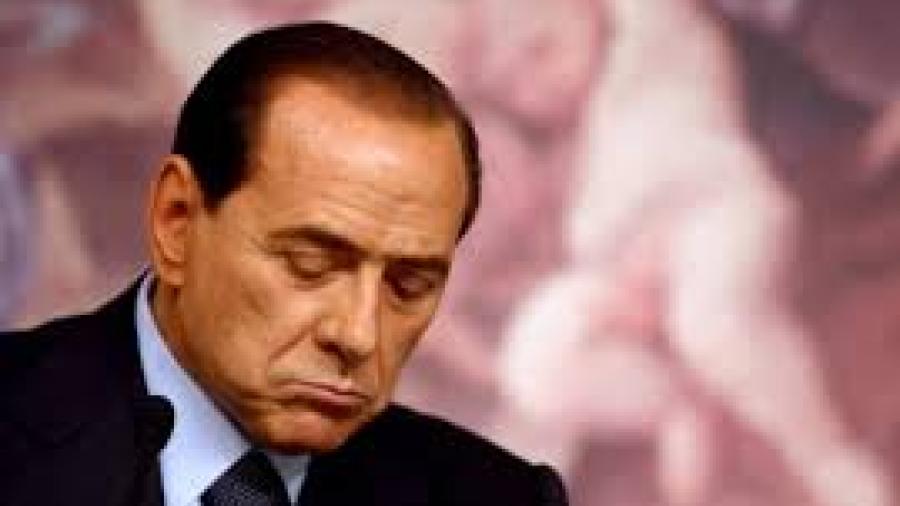 Hospitalizan a Berlusconi por una infección renal