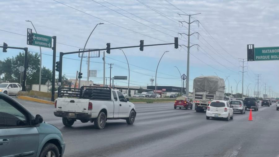 Repar&oacute; Servicios P&uacute;blicos de Reynosa sem&aacute;foro del parque industrial Moll