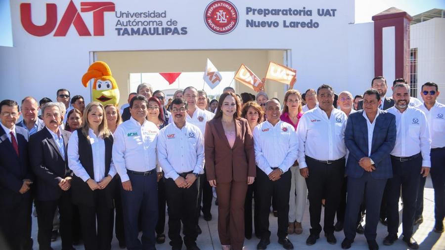 Dámaso Anaya y Carmen Lilia Canturosas inauguran la Preparatoria UAT Nuevo Laredo