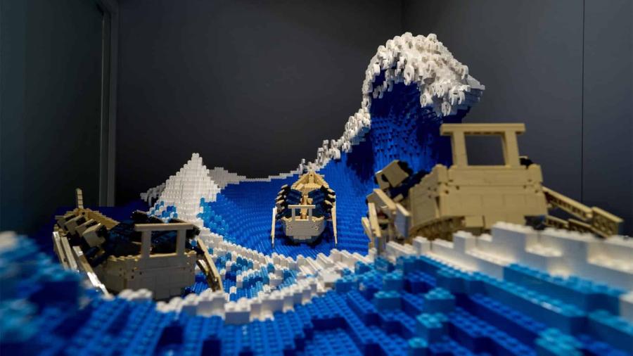Artista japonés recrea 'La gran ola de Kanagawa' con 50.000 piezas de LEGO