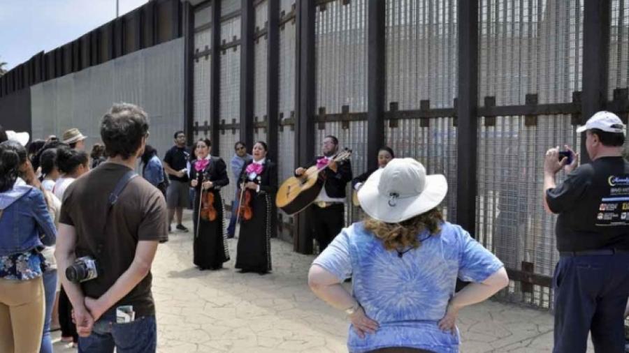 Cierran Parque de la Amistad por caravana migrante