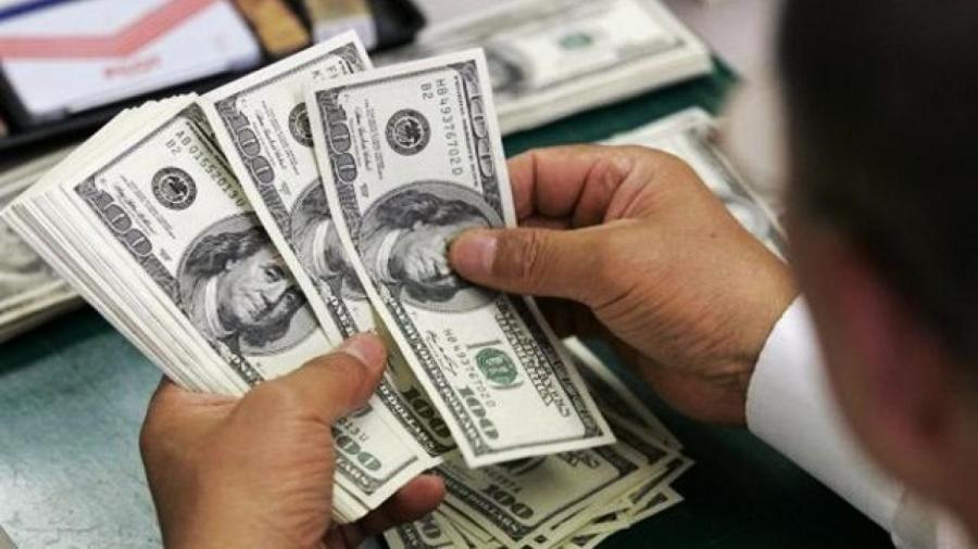 Casas de cambio venden el dólar en 18.75 pesos