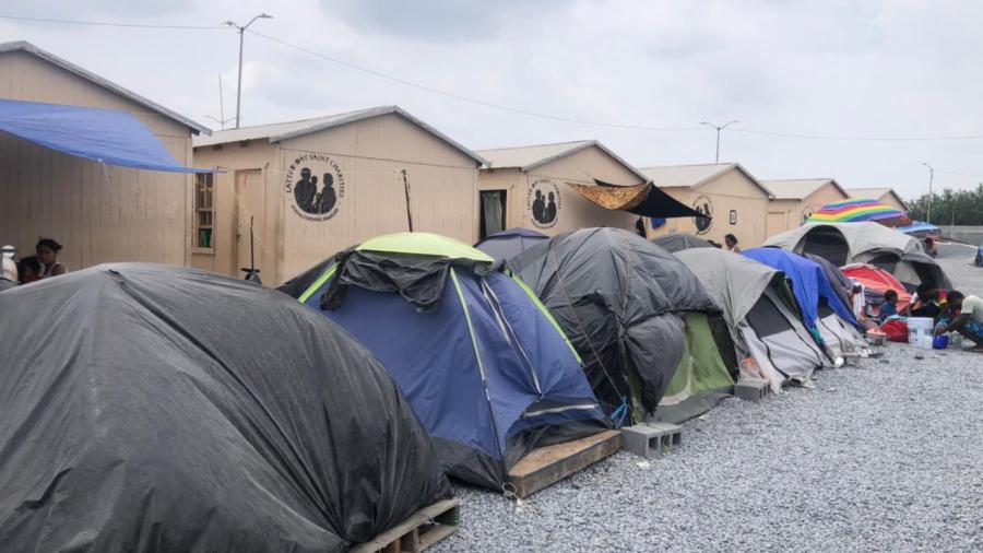 Migrantes saturan refugios; hay 17 mil en la ciudad