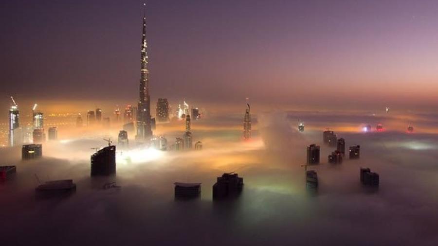 Los rascacielos sobre las nubes de Dubái