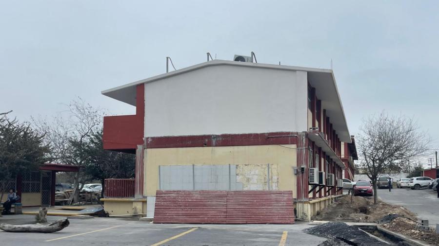 Construyen 3 aulas en Cetis 131