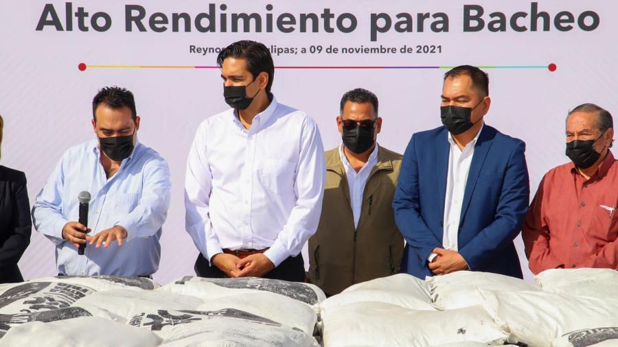 Recibe Gobierno Municipal donación de asfalto para bacheo