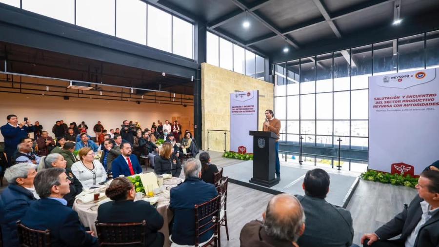 Muestra de unidad encuentro de Carlos Peña Ortiz y sector productivo de Reynosa
