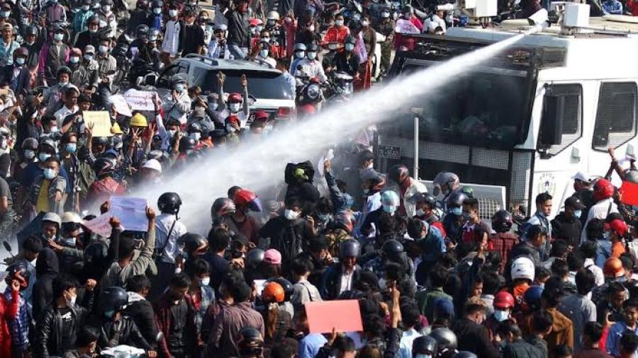 Fallecen 90 personas durante protestas en Birmania