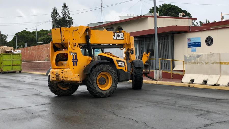 Retiran barricadas de la calle Primera y Azucenas