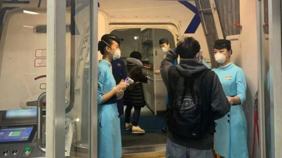 Llega a Tokio quinto vuelo con evacuados de la provincia china de Hubei