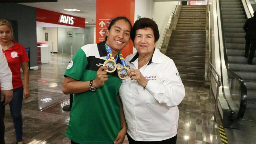 Alcaldesa recibe a Karla Sofía Cárdenas medallista de oro en Sao Paulo 2017