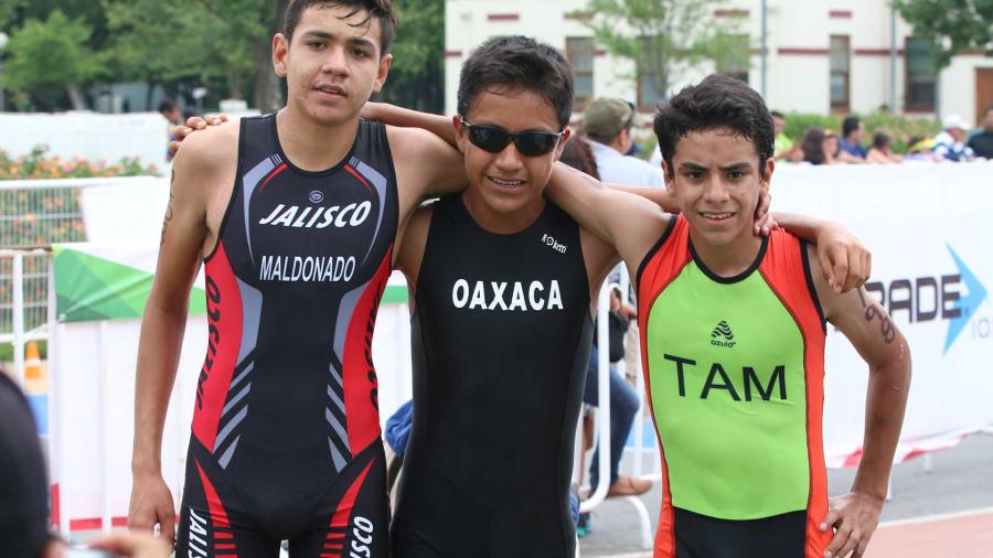 Triatleta tamaulipeco es llamado al CNAR