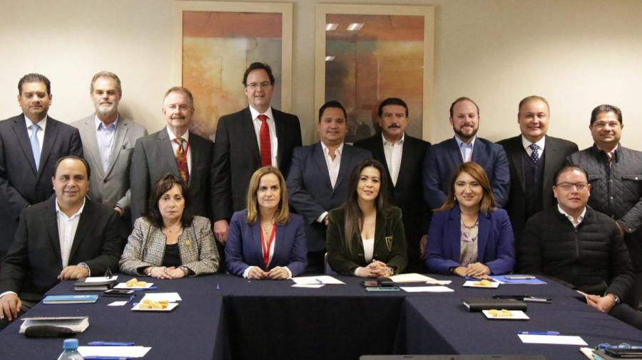 Secretarios, se re&uacute;nen y buscan acuerdos, para dar continuidad a programas 