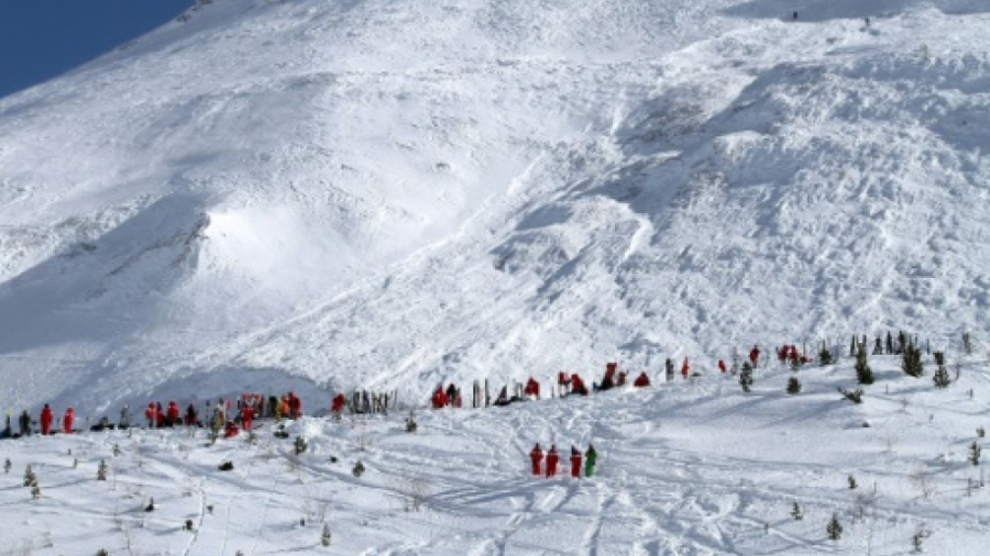 Estación de esquí es sepultada en Francia por avalancha de nieve