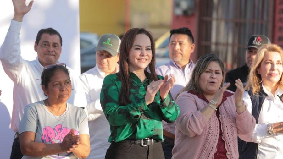 Carmen Lilia Canturosas sube en las encuestas tras su registro ante el IETAM