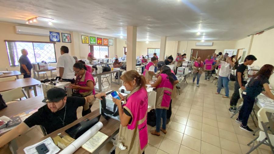 Entrega INE y IETAM paquetes electorales