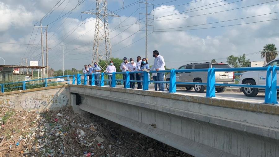 Recorrido de supervisión de drenes para evitar inundaciones en Colonias de Reynosa