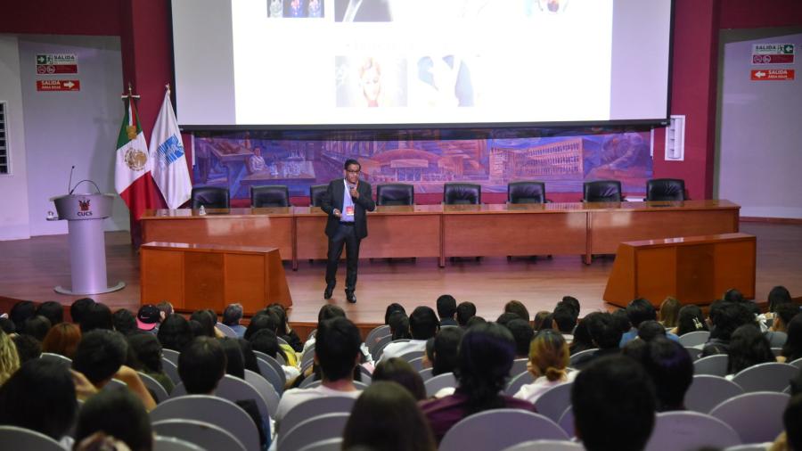 Investigador de la UAT expone nuevos avances sobre el tratamiento del dolor oncológico
