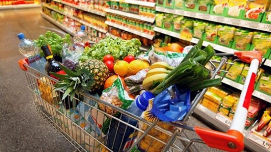Argentina elimina el IVA de productos de la canasta básica 