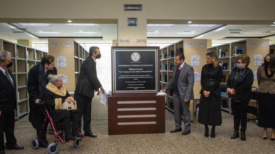 Rinde la UAT homenaje póstumo a Enrique Etienne Pérez del Río 