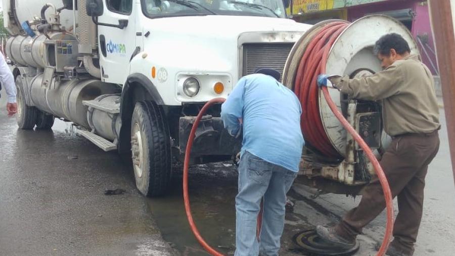 Limpieza y sondeo mantienen servicios de calidad en drenajes sanitarios