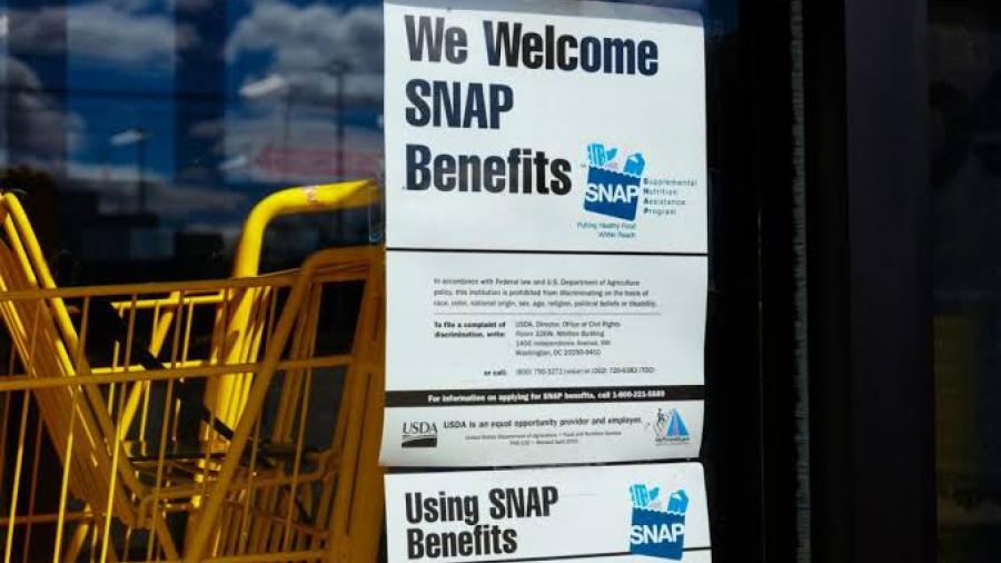 Beneficios de SNAP de emergencia extendidos hasta mayo
