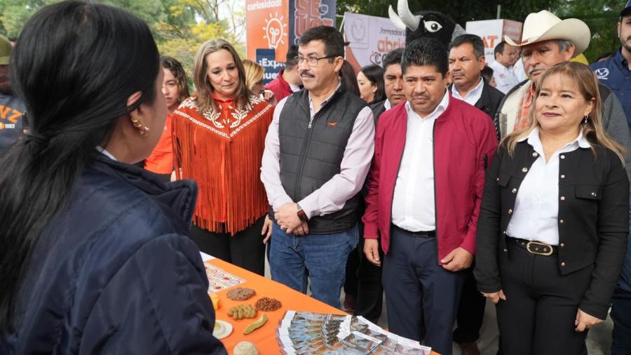 Rector de la UAT inaugura las jornadas “Abrigando Corazones”