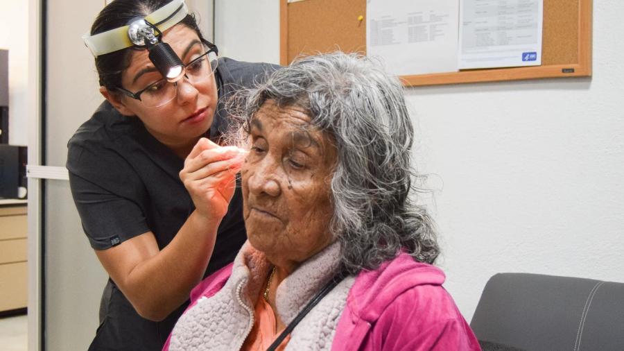Brinda Gobierno Municipal ex&aacute;menes auditivos gratuitos