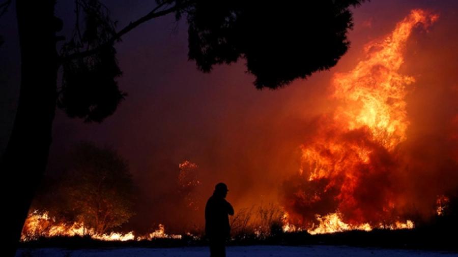 Aumenta a 7 la cifra de muertos por incendios en Grecia