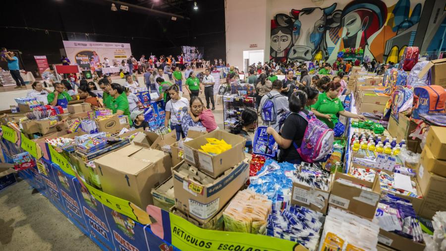 Ofrecieron proveedores cientos de productos en la Feria de Regreso a Clases 2024
