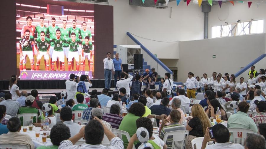 Así festejaron a los papás de Madero su día 