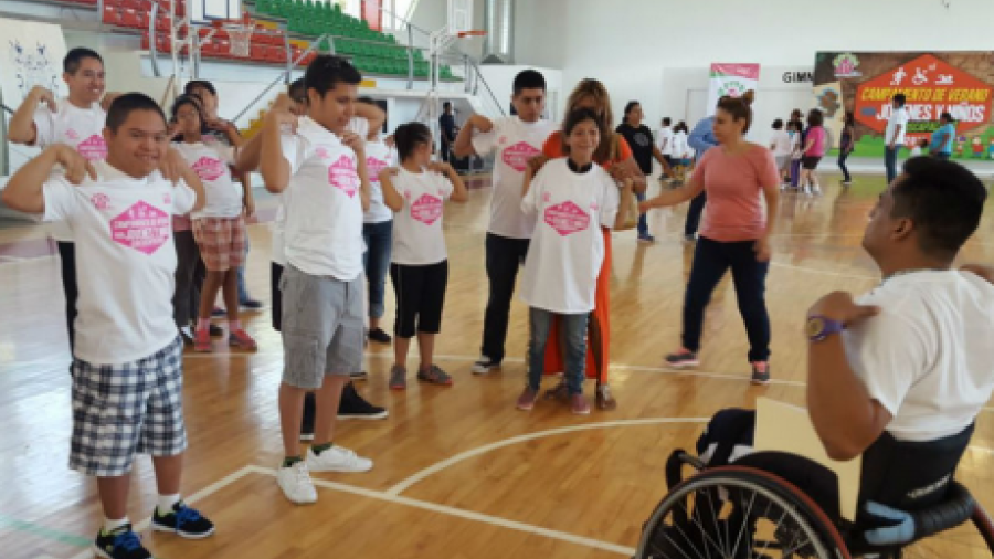Inicia campamento de Verano para niños con discapacidades