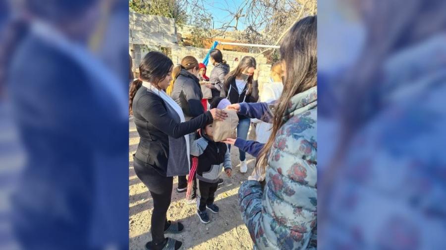 Se preparan candidatas del blanco y negro y participan en actividades altruistas 