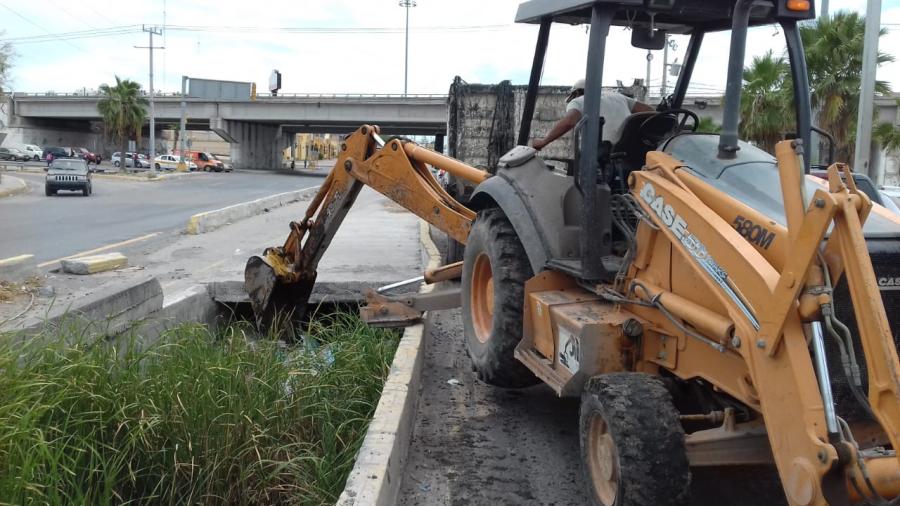 Refuerza Municipio trabajo de desazolve y limpieza de drenes