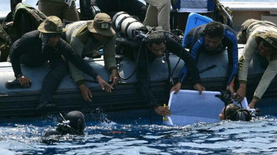 Buzo pierde la vida al intentar rescatar restos humanos del vuelo Lion Air