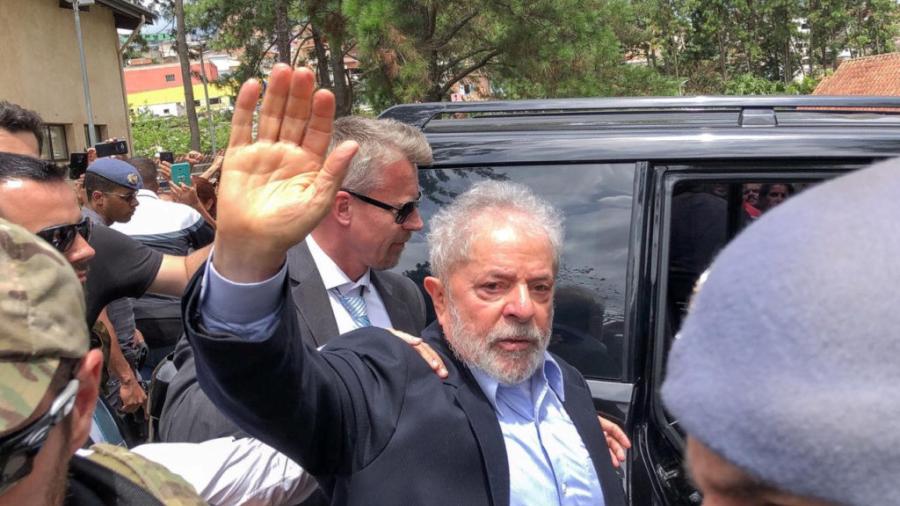 Lula regresa a prisión tras ir al funeral de su nieto