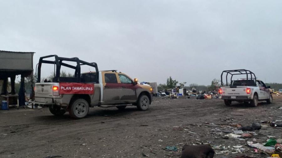 Entrega Guardia Estatal de Género cobijas y alimentos en Reynosa
