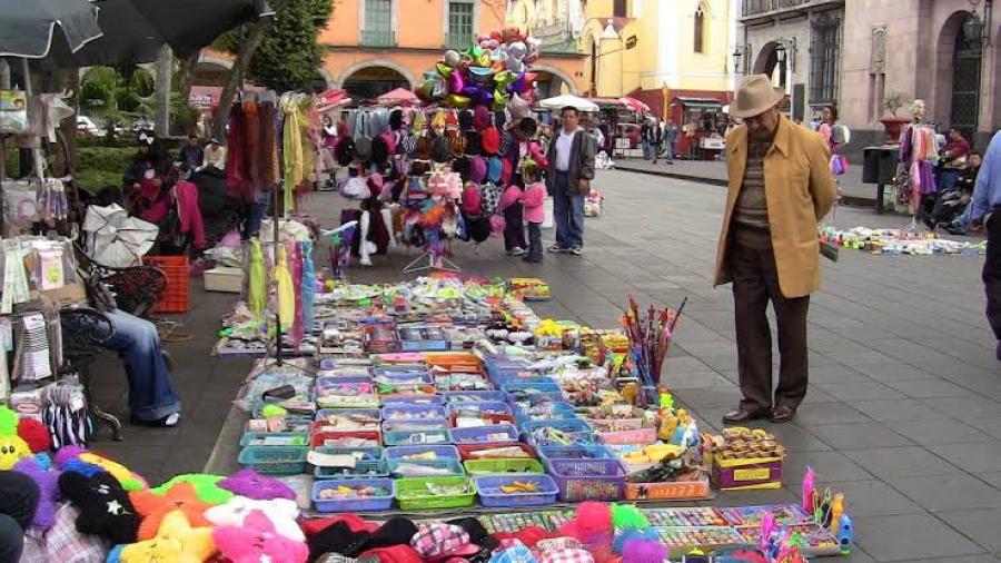 Comercio informal generó 25 de cada 100 pesos del PIB en México en 2023:INEGI