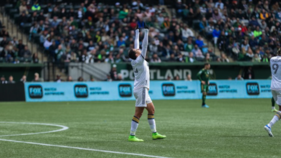 'Chicharito’ hace doblete en la victoria del Galaxy sobre Portland