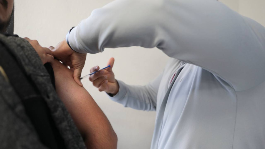 Lleva a cabo Gobierno Municipal jornada de vacunación para combatir Covid-19 e influenza