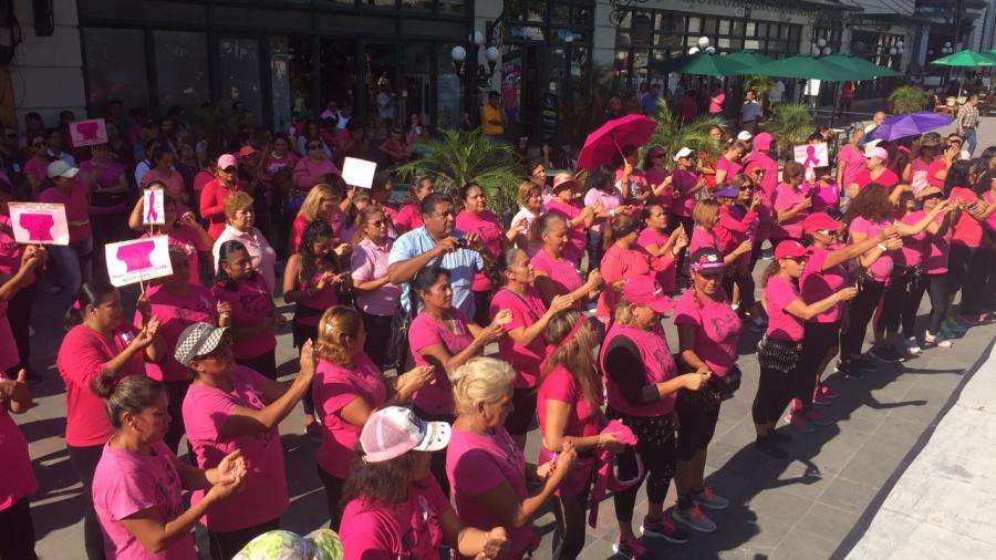Conmemoran en Tampico el día mundial del cáncer de mama con un zumbatón